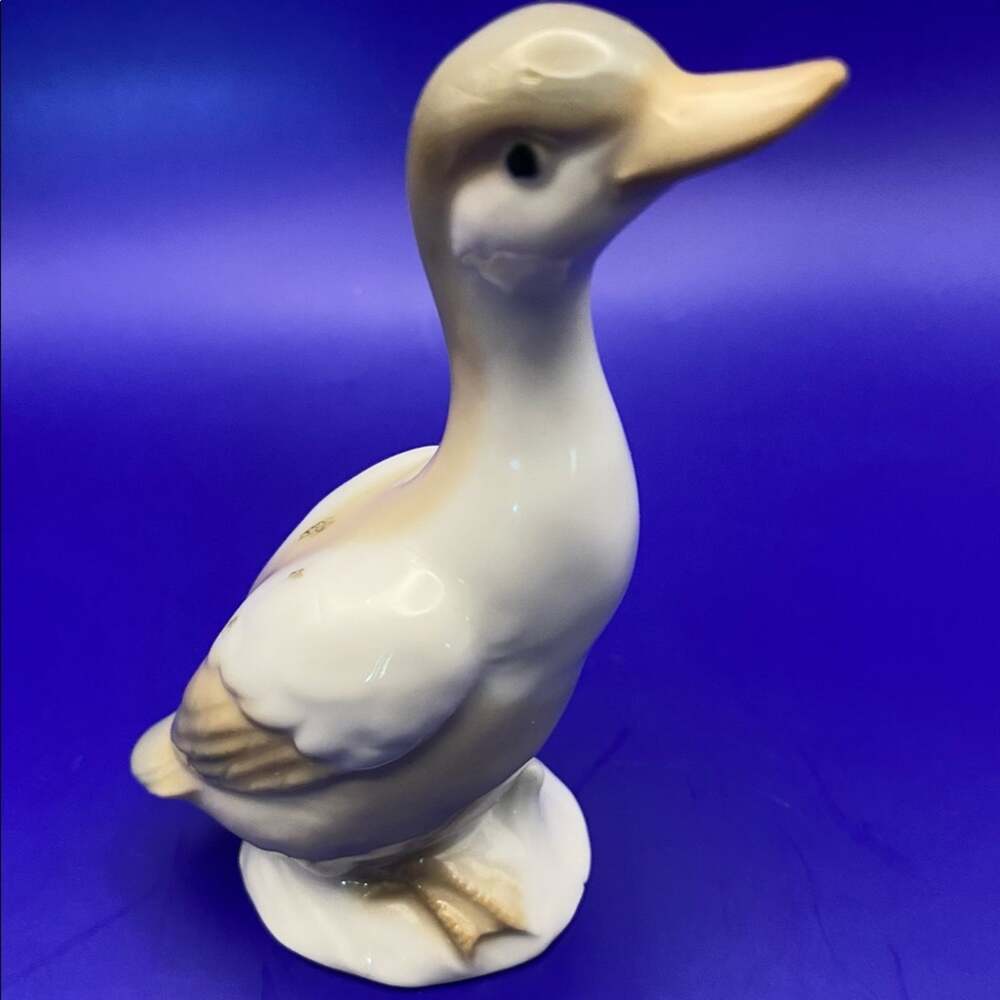 Vintage Otagiri Porcelain Duck Little Yellow Feet Quality hand painted